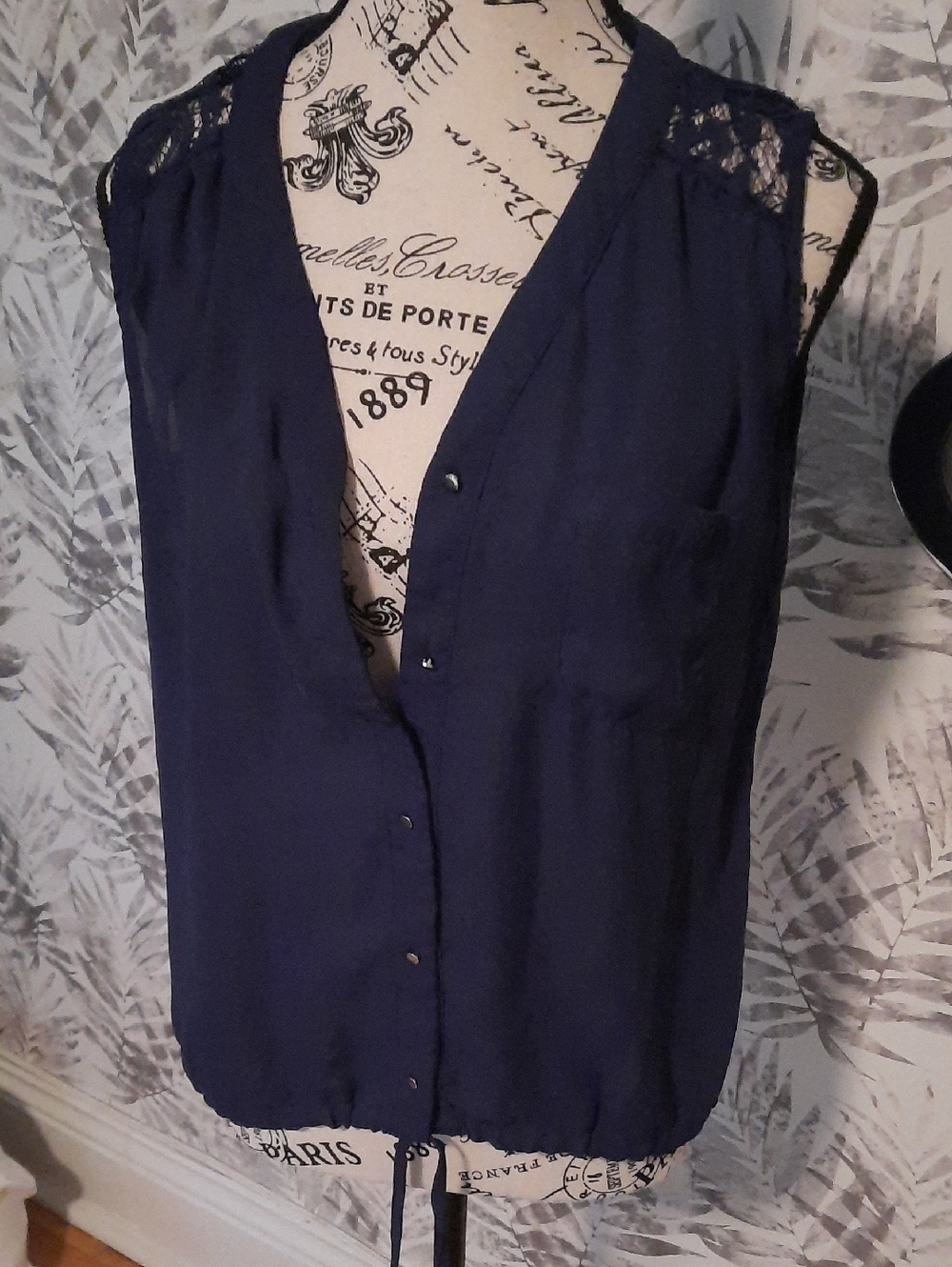 Streetwear Society Navy Sleeveless Button-Front Blouse